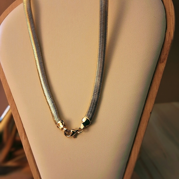 💥 18K Gold-Plated Snake Chain Necklace - 24 Inch - Picture 5 of 9